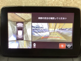 狭い場所での駐車やすれ違いなどでより的確な運転操作に役立つ360°ビューモニターが装備されています。
