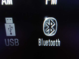 Bluetoothオーディオ対応可。お持ちのスマホやiPodなどとBluetooth接続して外部機器内の音楽などを車内で楽しめます。