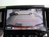 バックガイドモニターで、後方を確認しながら安心して駐車することができます。運転初心者も熟練者も必須の機能ですよ!