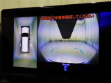 パノラミックビューモニターシステムが付いているので車の上から見た映像が確認できますよ。
