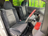 運転席シート廻りは使用感も少なく、良好な状態となっています。丁寧に使われていたことがよくわかりますね。