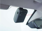 ◆ドライブレコーダー◆映像・音声などを記録する自動車用の装置です。 もしもの事故の際の記録はもちろん、旅行の際の思い出としてドライブの映像を楽しむことができます。