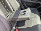 納車前は専門メカニックが専用故障診断器を使用し2年定期点検相当の67項目、独自点検(エンジンルーム・足回り・計器類・内装の損傷等)の50項目、計117項目の点検整備実施の上お客様へご納車致します。