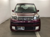 このフロントマスクは個性もいっぱい 人気の車です。