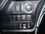 スライドドアの開閉操作が運転席で行えます。