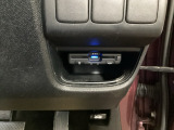 高速道路のご利用時にとても便利なETC車載器付。カードをセットするだけで高速道路を利用でき、お財布にも優しく,料金所をノンストップで通過でき便利です。