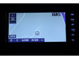 純正SDナビ付き。Bluetoothも付いていますし、フルセグでテレビも見れて、CD・DVDの再生もできます。