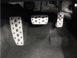 【アルミパッドペダル】スポーティーなを装備しています★