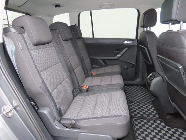 送料込み【VW ゴルフトゥーラン 】インテグレートチャイルドシート