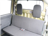 お車選びをお楽しみ頂けるよう、在庫車の展示スペースを十分に確保しております。