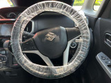 ハンドルも操作性良好です!車内もクリーニングしてのお引渡しになります。