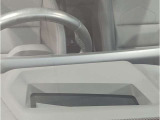 【コックピットシート】BMW車の主役席。車体中央にくる様に配置し車両重心とが一致する事でドライバーと車との一体感あるドライビングを実現。人間工学に基づき形成した形状が長時間のドライブ疲労も軽減します!