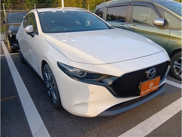 MAZDA3ファストバック 1.8 XD バーガンディ セレクション BOSEサウンドop360°カ...