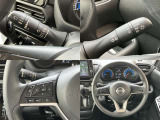 ステアリングスイッチでオーディオ操作が手元でできるので、ハンドルから手を離さずに運転できます。