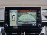 パノラミックビューモニター付きです。車両を上から見たような映像をディスプレイオーディオ画面に表示。運転席からの目視だけでは見にくい、車両周辺の状況をリアルタイムでしっかり確認できます。