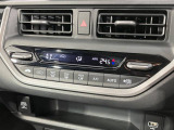 【オートエアコン】一度お好みの温度に設定すれば、車内の温度を検知し風量や温度を自動で調整。暑い…寒い…と何度もスイッチ操作をする必要はありません。快適な車内空間には必須の機能ですね♪