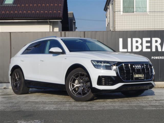 Q8 55 TFSI クワトロ デビューパッケージ ラグジュアリー 4WD 本革シート