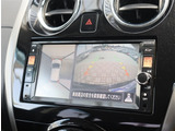 お車選びをお楽しみ頂けるよう、在庫車の展示スペースを十分に確保しております。