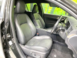 運転席シート廻りは使用感も少なく、良好な状態となっています。前オーナー様が丁寧に使っていたことがよくわかりますね。