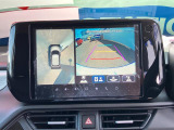 車両周囲の安全確認がナビの画面で確認可能な全方位カメラを装備!