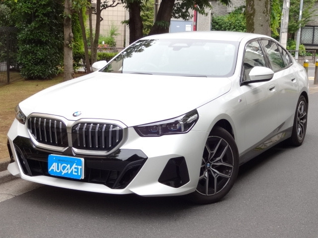 5シリーズセダン 523d xドライブ Mスポーツ 4WD 
