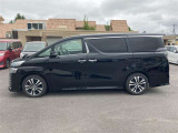 両側パワースライドドア付きだから、狭い駐車スペースなどでの 乗り降りラクラク!小さなお子さまのいるご家庭には嬉しい装備。