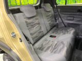 高品質なオリジナルフロアマットもオプションにてご用意しております。お好きなデザインやカラーをお車に合わせて選んでいただくことができます♪