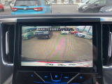 バックガイドモニターで、後方を確認しながら安心して駐車することができます。運転初心者も熟練者も必須の機能ですよ!