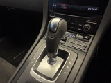 気になる箇所や、画像のリクエストなどお気軽にオートステージ堺のプレミアムカー専門スタッフにお問い合わせください。TEL:072-224-4908
