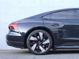 e-tron GT クワトロ 4WD 