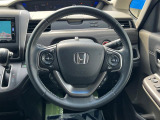 【純正革巻きステアリング】上質な革を使用することで、手にしっかり馴染みとても運転しやすいハンドルです♪