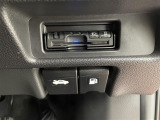 エクストレイル 2.0 20Xi 4WD 4WD 本革シート