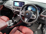 ☆センターパネルを運転席側に僅かに傾けたBMW独特のインパネ☆【駆け抜ける歓び】はここからもスタートしております☆