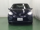 LEDヘッドライトを装備しています。LEDヘッドライトはとても明るく、雨の日や夜間走行も安全・安心です。オートライトコントロール付きで周囲の明るさに応じて自動で点灯・消灯します
