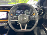【純正革巻きステアリング】上質な革を使用することで、手にしっかり馴染みとても運転しやすいハンドルです♪