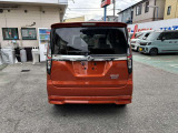 フルオートエアコン搭載☆家庭のエアコンのように温度を設定するだけの簡単操作!設定した温度に合わせて自動で風量や吹き出し口の調節をしてくれます☆快適な室内空間を実現できます☆