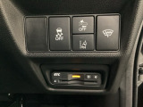 Hondaセンシング用のVSA解除とレーンキープアシストシステムのメインスイッチなどはハンドルの右側に装備しています。その下にETCがついています。高速道路の料金所の通過も楽々です。