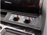 入庫時・販売時・納車前に、弊社基準の68項目に及ぶ点検整備を実施しております。