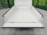 積み下ろしのしやすいデッキにはたっぷりと荷物を積み込んでいただけます。遊びから仕事まで、様々なシーンで頼れます♪