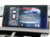 お車選びをお楽しみ頂けるよう、在庫車の展示スペースを十分に確保しております。