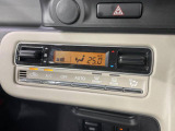 【オートエアコン】一度お好みの温度に設定すれば、車内の温度を検知し風量や温度を自動で調整。暑い…寒い…と何度もスイッチ操作をする必要はありません。快適な車内空間には必須の機能ですね♪