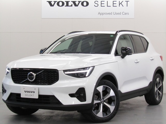 XC40 ウルトラ B4 AWD ダークエディション 4WD 