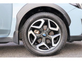 純正18インチアルミホイール、タイヤサイズ 225/55R18