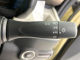 【オートライト】周りの明るさに応じて自動でヘッドライトの点灯・消灯ができる機能です!ライトの付け忘れ・消し忘れなどが無くなり、雨の日や夕方の走行も安心!トンネル通過時も便利ですね♪