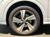 左フロント 215/55R17サイズのタイヤ