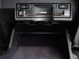 運転席お膝元にETCカード挿入口がございます。