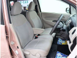 お車選びをお楽しみ頂けるよう、在庫車の展示スペースを十分に確保しております。