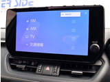 『1台』のお車に対して、3名体制で日々議論を重ね仕入れを行っております。