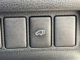 【パワーバックドア】スマートキーや運転席のボタンを押すだけでリアゲートが自動で開閉します!荷物を持っている時や、高い位置にあるバックドアを閉める際に便利な機能です♪