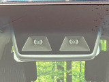【スマートアシスト】走行中に前方の車両等を認識し、衝突しそうな時は警報とブレーキで衝突回避と被害軽減をアシスト。より安全にドライブをお楽しみいただけます。